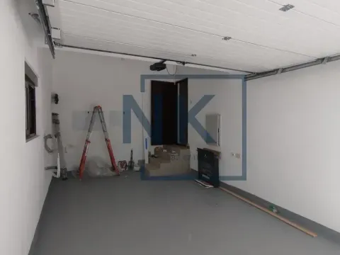 Rent, house, 140m², Velje Brdo, Podgorica - image 17