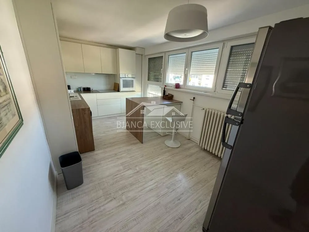Prodaja, trosoban stan, 165m², Novi Beograd Sve Podlokacije, Beograd