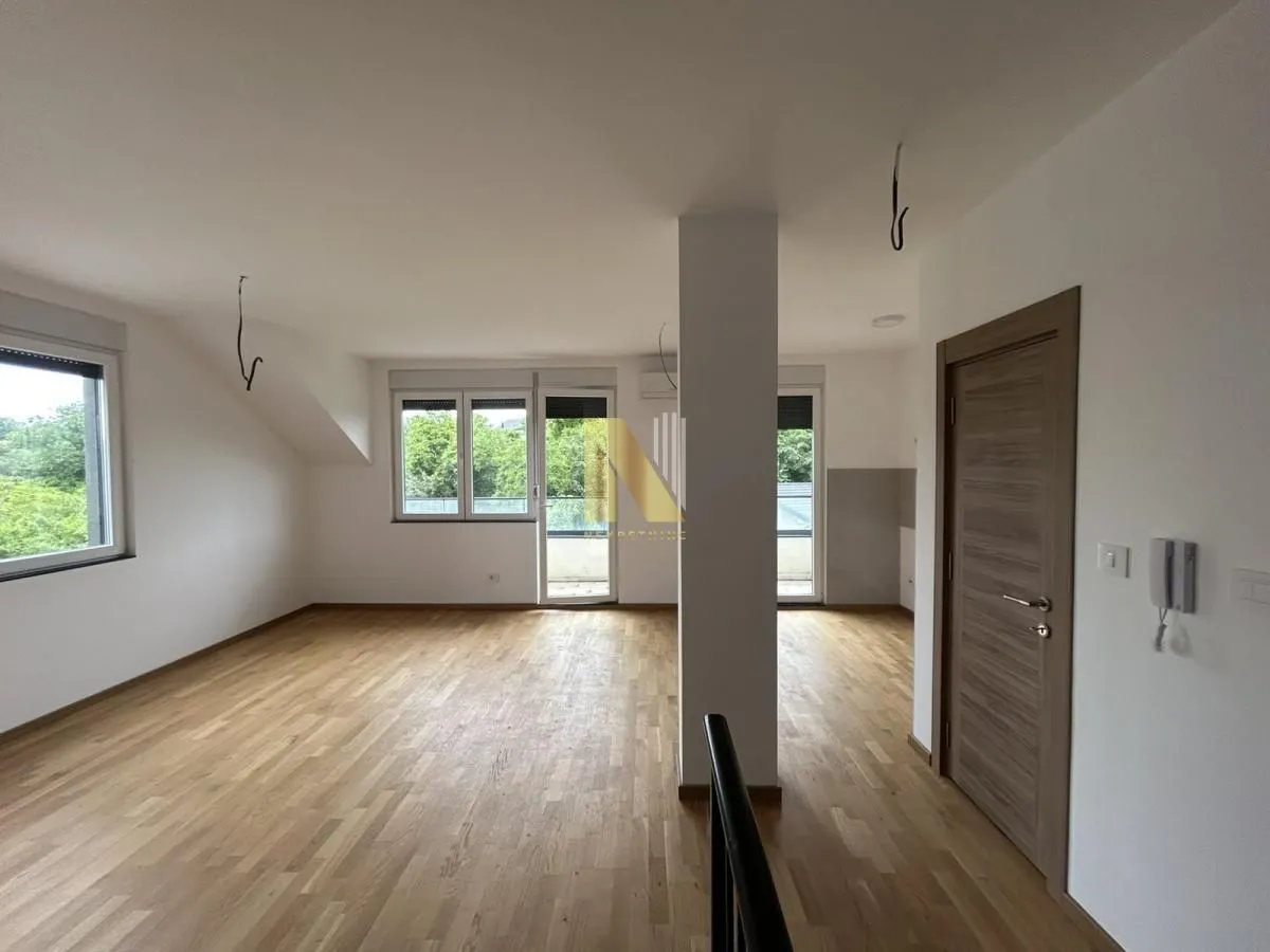 Rent, office space, 92m², Alibegovac, Petrovaradin