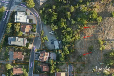 Katalastarski prikaz zemljišta sa ucrtanim granicama parcele iz vazduha. - image 3