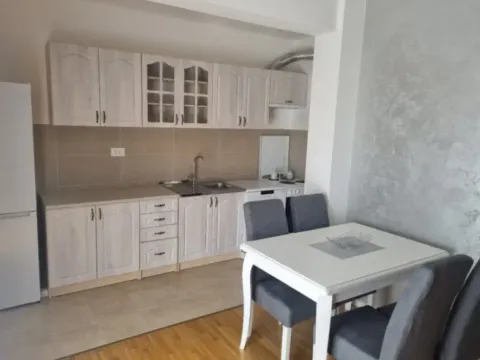 Izdavanje, dvosoban stan, 65m², Zabjelo, Podgorica