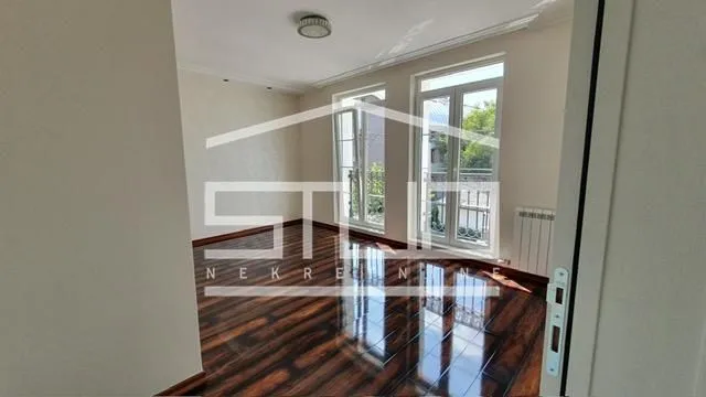 Izdavanje, kuća, 490m², Banovo Brdo, Beograd