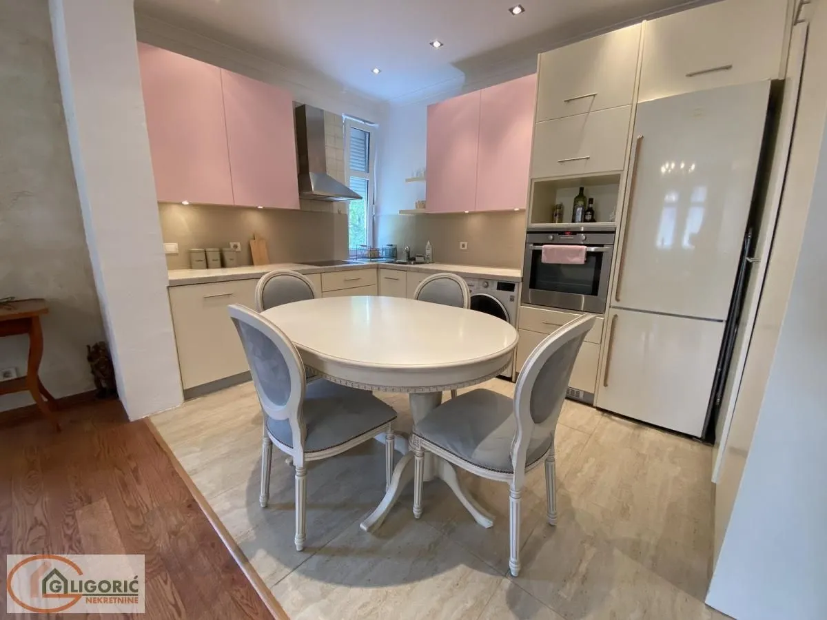 Rent, two bedroom apartment, 74m², Stari Grad, Beograd