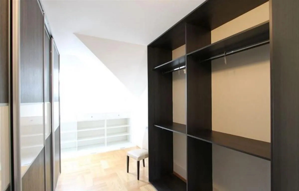 Izdavanje, stan, 200m², Senjak, Beograd