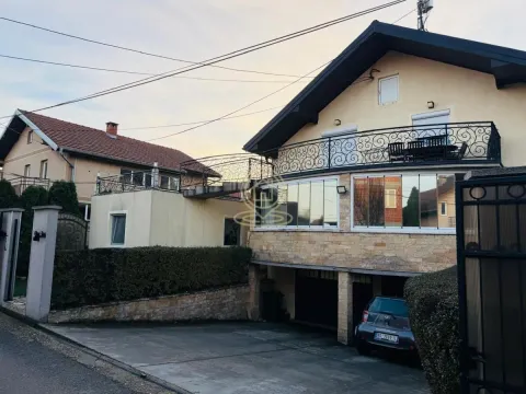 Prodaja, kuća, 570m², Surčin, Beograd - image 10