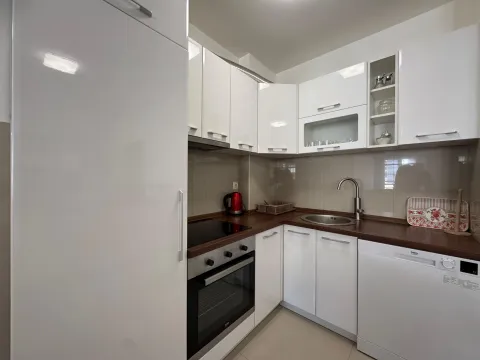 Izdavanje, stan, 95m², Centar, Budva - image 4