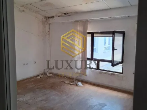 Rent, office space, 95m², Stari Aerodrom, Podgorica - image 5