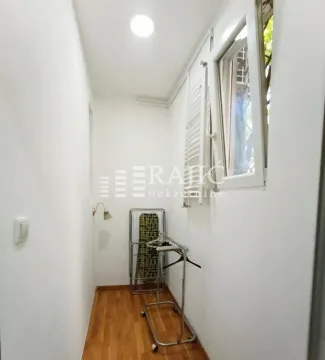 Rent, three bedroom apartment, 70m², Kalenić Pijaca, Vračar Sve Podlokacije - image 9