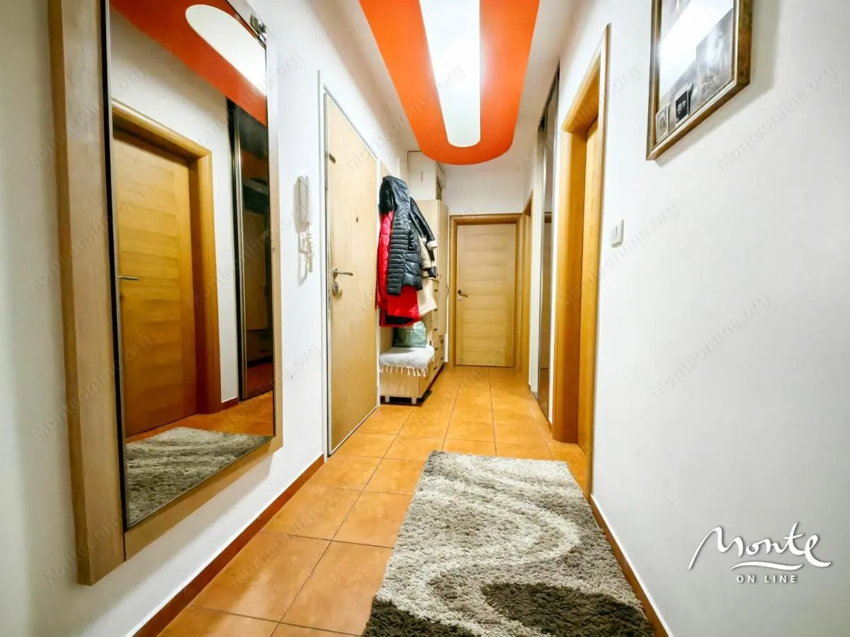 Prodaja, trosoban stan, 196m², Podgorica, Crna Gora