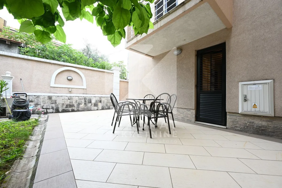 Sale, house, 280m², Masline, Podgorica