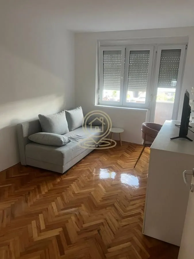 Prodaja, trosoban stan, 73m², Medijana, Niš