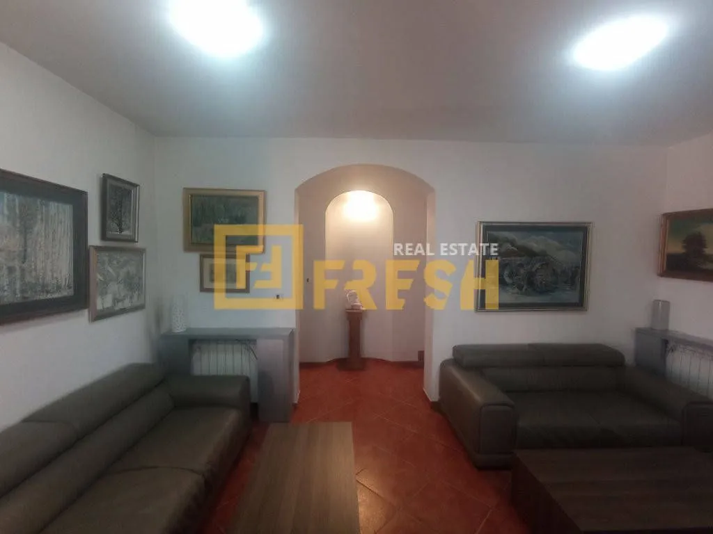 Prodaja, kuća, 423m², Donja Gorica, Podgorica