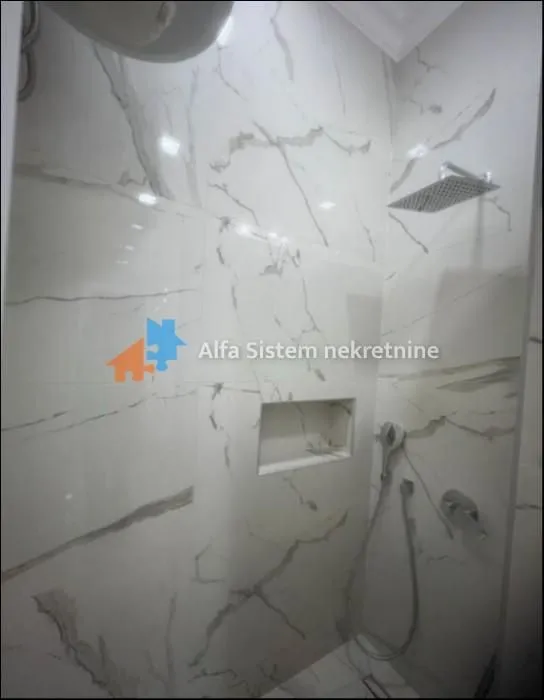 Izdavanje, trosoban stan, 70m², Savski Venac, Beograd