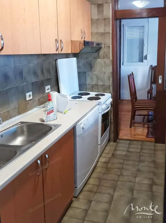 Prodaja, dvosoban stan, 76m², Blok 5, Podgorica