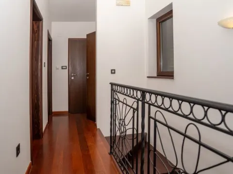 Prodaja, kuća, 121m², Tivat, Crna Gora - image 7