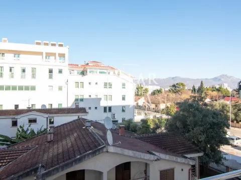 Rent, one bedroom apartment, 50m², Ljubović, Podgorica - image 10