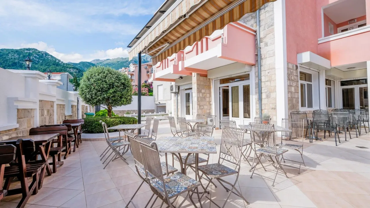 Prodaja, ugostiteljski objekat, 1256m², Podkošljun, Budva