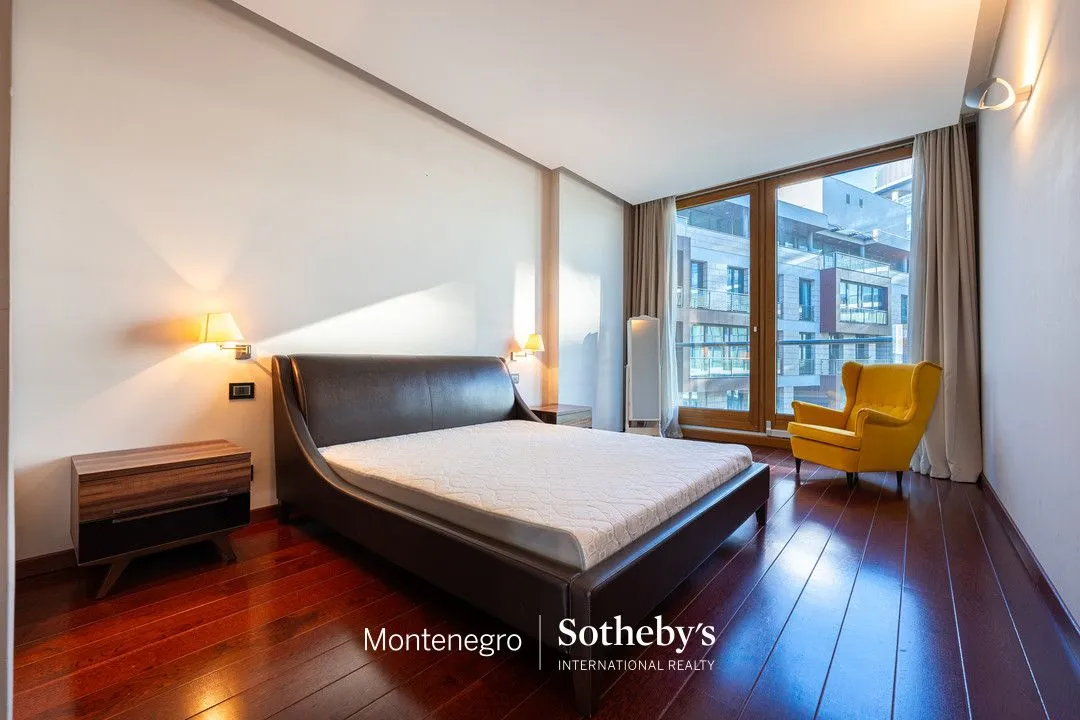 Izdavanje, trosoban stan, 204m², Kod Capital Plaze, Podgorica