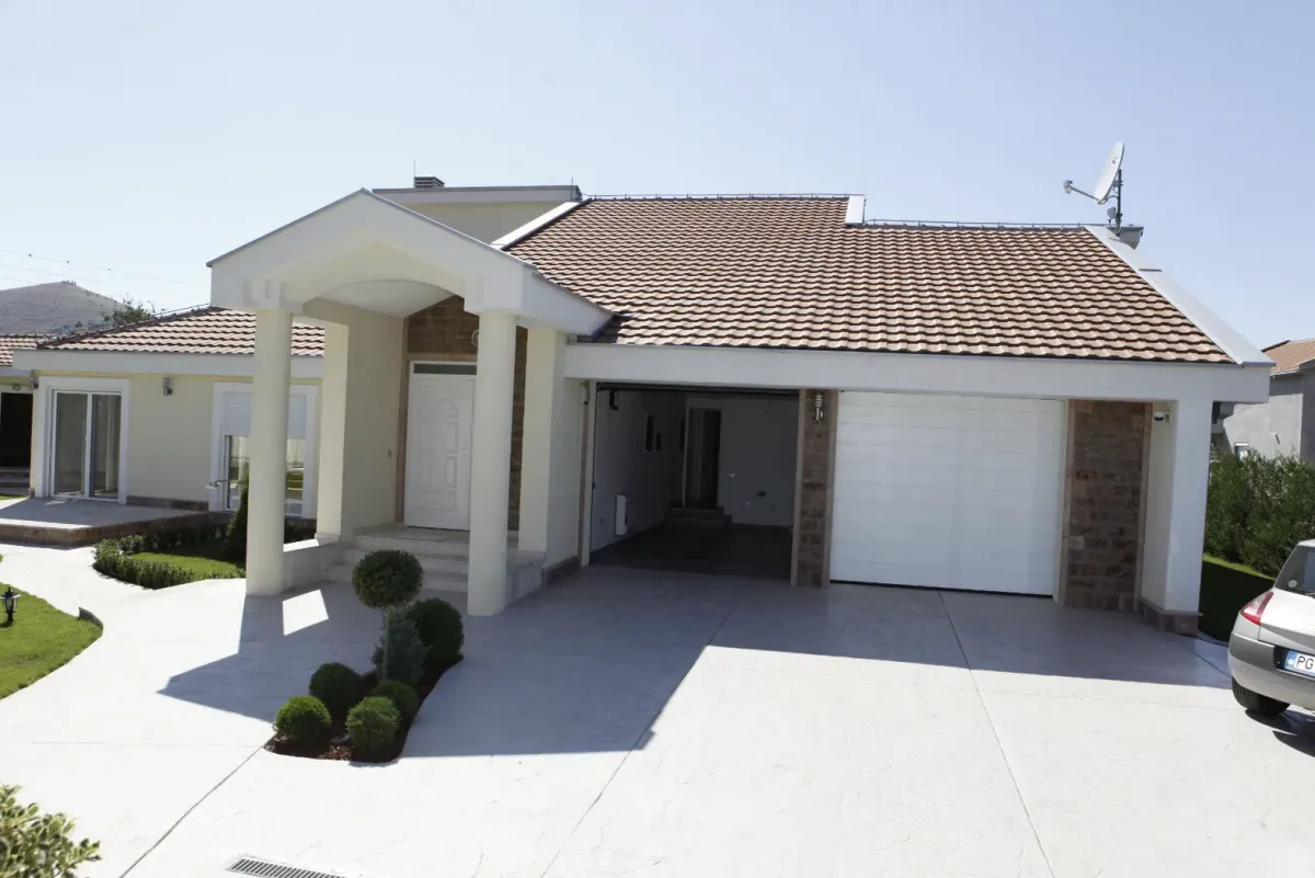 Prodaja, kuća, 306m², Podgorica, Crna Gora