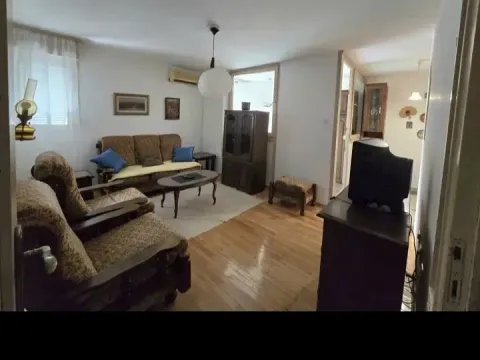 Sale, one bedroom apartment, 60m², Blok 5, Podgorica - image 2