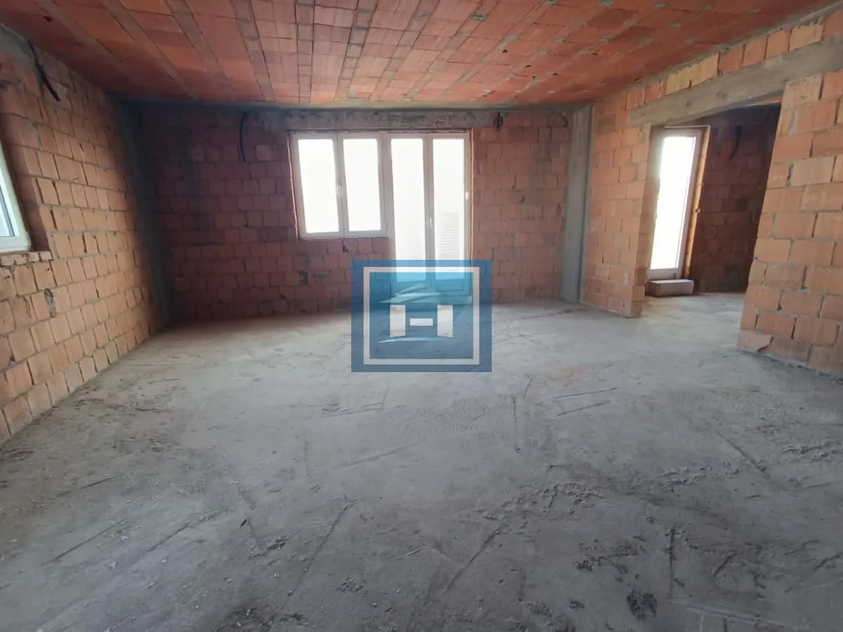 Prodaja, četvorosoban stan, 146m², Centar, Jagodina