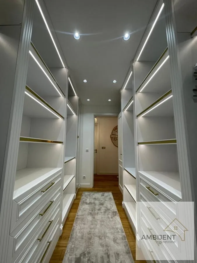 Sale, four bedroom apartment, 175m², Savski Venac, Beograd