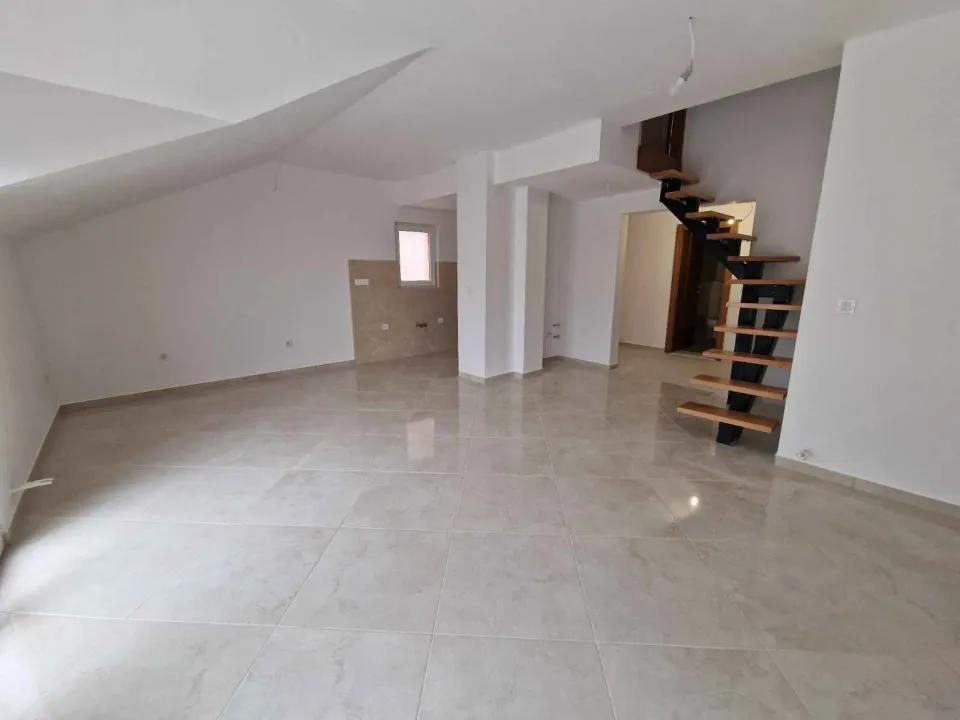 Prodaja, trosoban stan, 120m², Igalo, Herceg Novi
