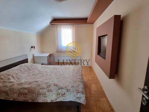 Izdavanje, kuća, 102m², Centar, Kolašin - image 3