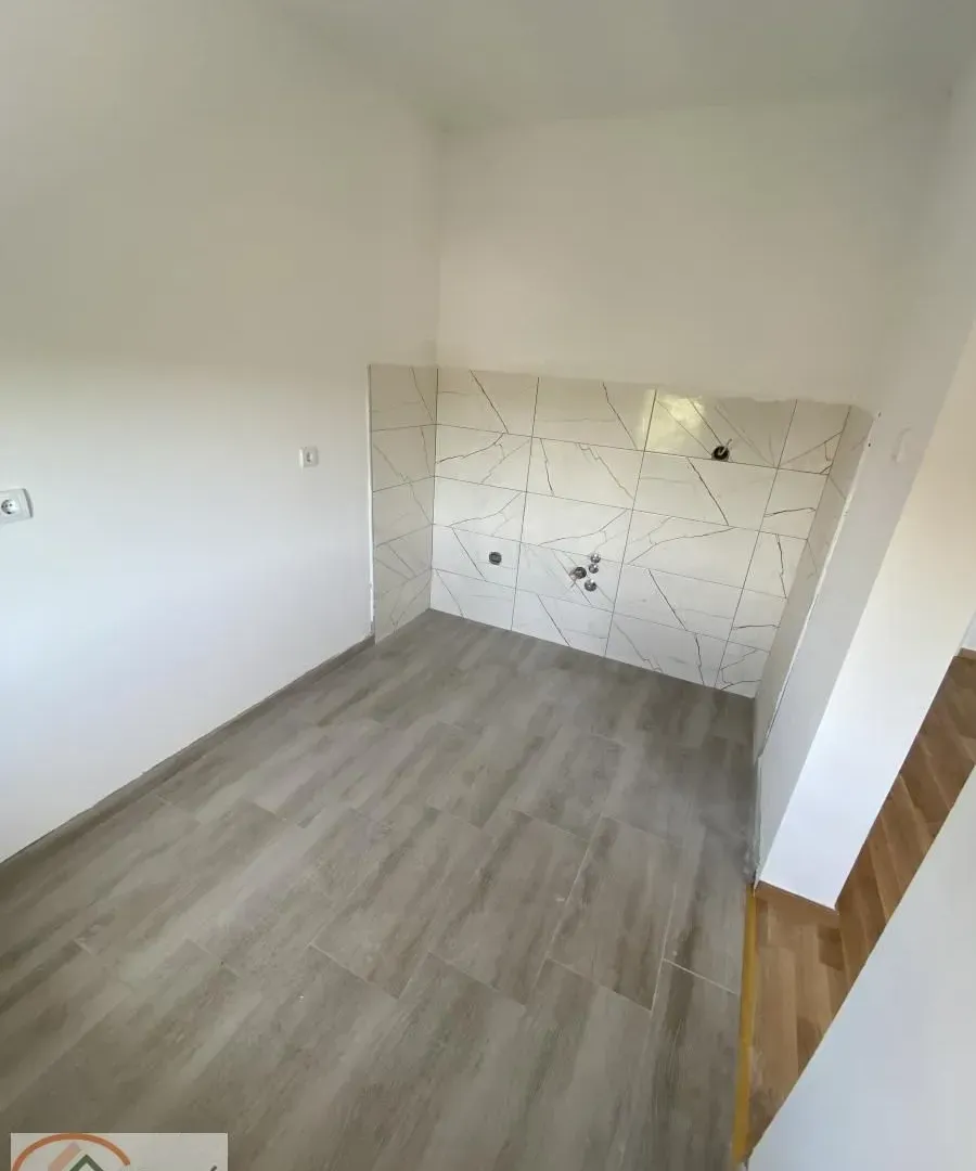 Prodaja, četvorosoban stan, 71m², Telep, Novi Sad Sve Podlokacije