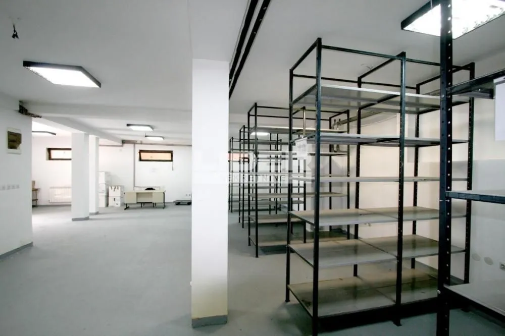 Izdavanje, poslovni prostor, 140m², Kaludjerica, Grocka