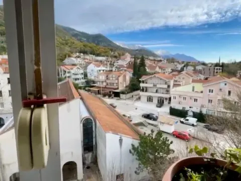 Izdavanje, jednosoban stan, 68m², Seljanovo, Tivat - image 1