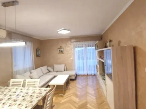 Izdavanje, dvosoban stan, 88m², City Kvart, Podgorica - image 4