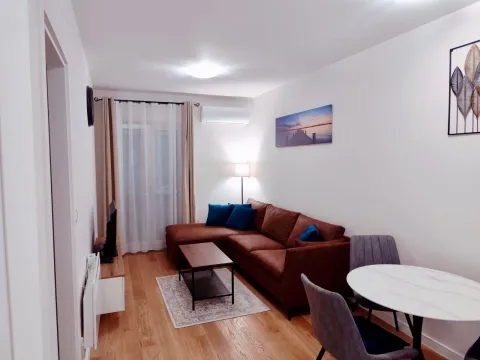 Prodaja, jednosoban stan, 40m², Central Point, Podgorica - image 2