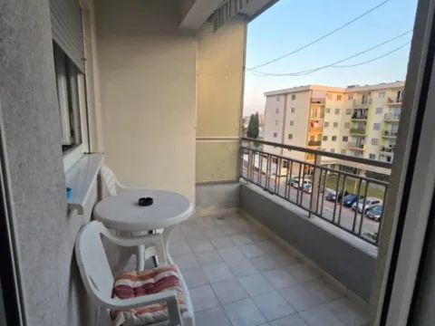 Izdavanje, jednosoban stan, 52m², Pobrežje, Podgorica - image 4