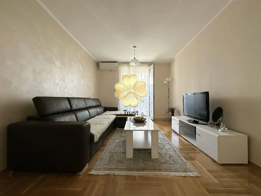 Izdavanje, dvosoban stan, 65m², Stara Varoš, Podgorica