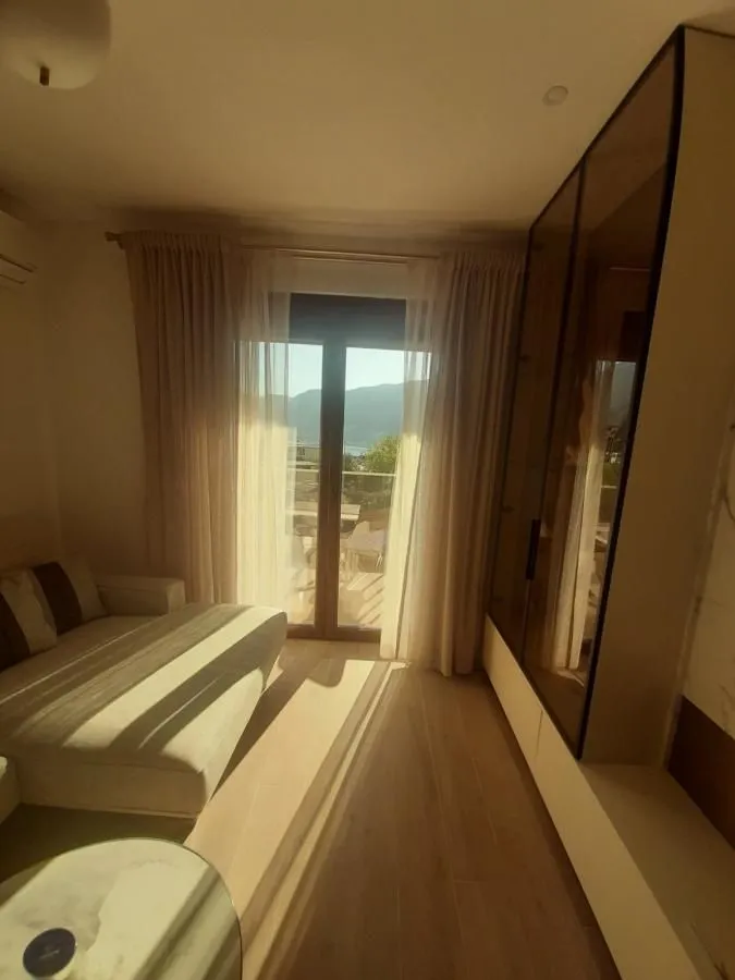 Rent, two bedroom apartment, 65m², Dobrota, Kotor