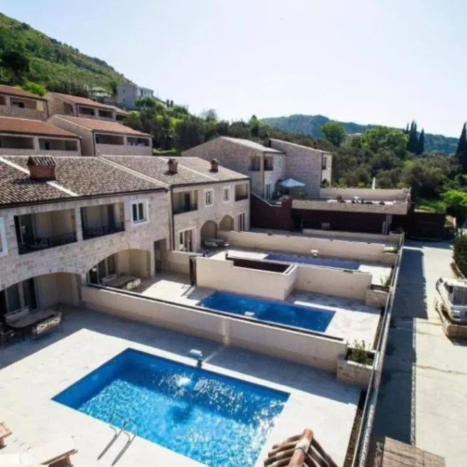 Rent, house, 150m², Reževići, Budva