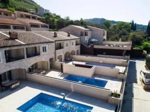 Rent, house, 150m², Reževići, Budva - image 4