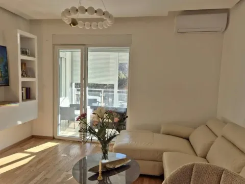 Sale, one bedroom apartment, 43m², Bečići, Budva - image 1