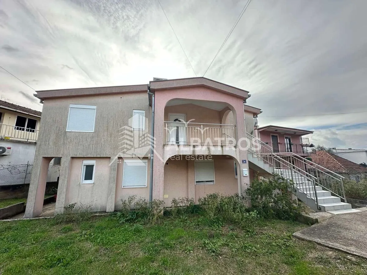 Rent, house, 452m², Bar, Crna Gora