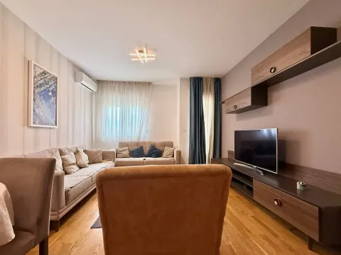 Prodaja, dvosoban stan, 63m², City Kvart, Podgorica - image 4