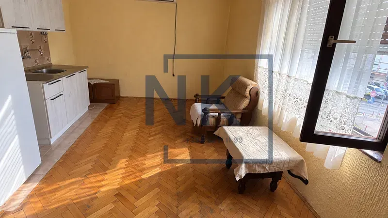 Izdavanje, jednosoban stan, 40m², Stari Aerodrom, Podgorica