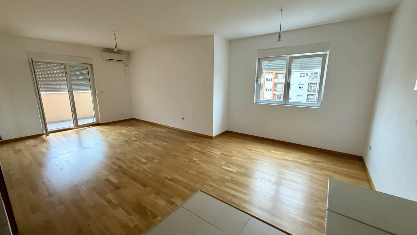 Prodaja, dvosoban stan, 73m², Tuški Put, Podgorica