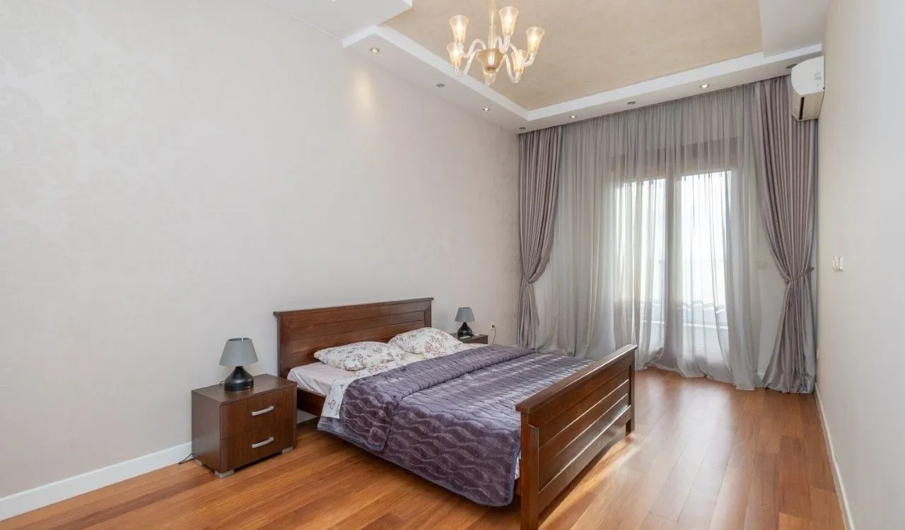 Rent, three bedroom apartment, 275m², Podgorica, Crna Gora