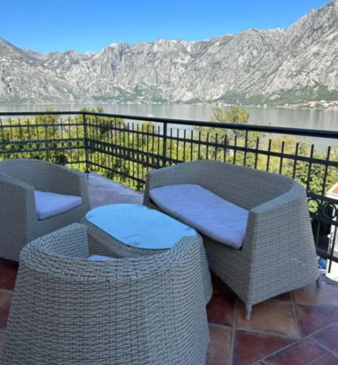 Prodaja, dvosoban stan, 200m², Prčanj, Kotor
