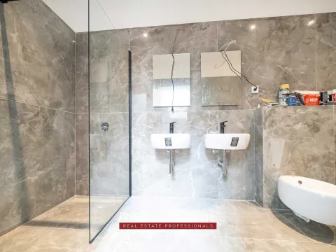 Sale, house, 310m², Rijeka Reževići, Budva - image 37