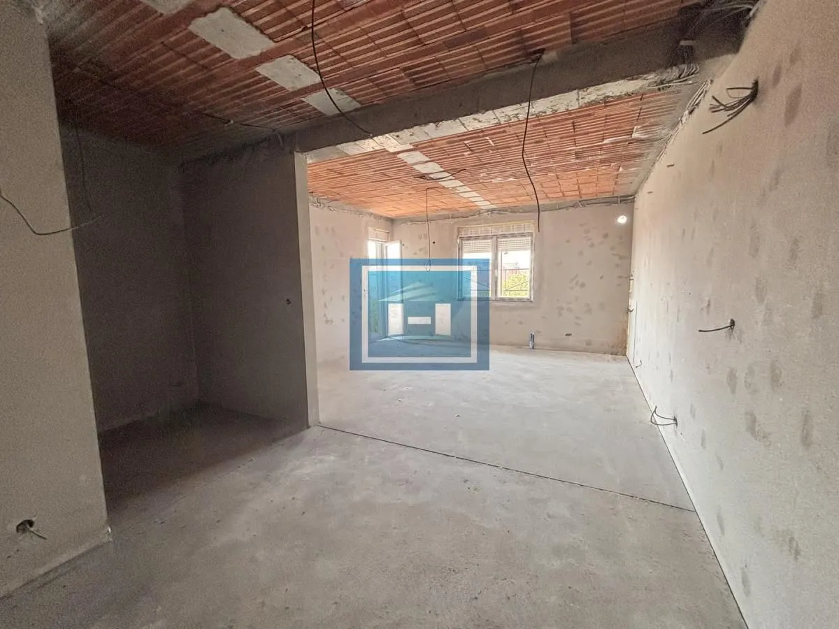 Prodaja, jednosoban stan, 65m², Centar, Jagodina