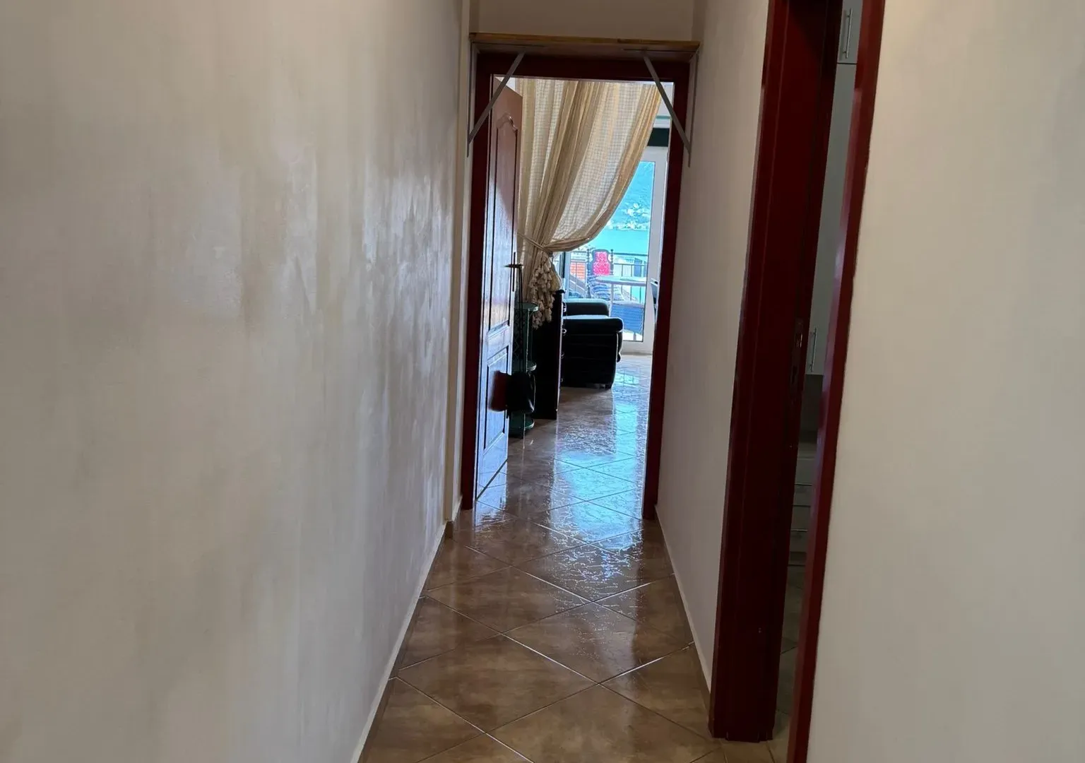 Rent, one bedroom apartment, 55m², Dobrota, Kotor