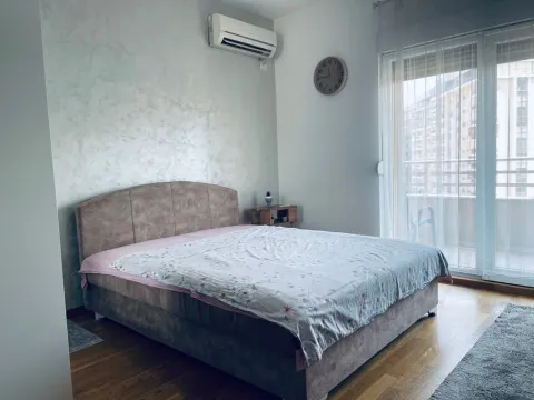 Izdavanje, garsonjera, 33m², City Kvart, Podgorica - image 3