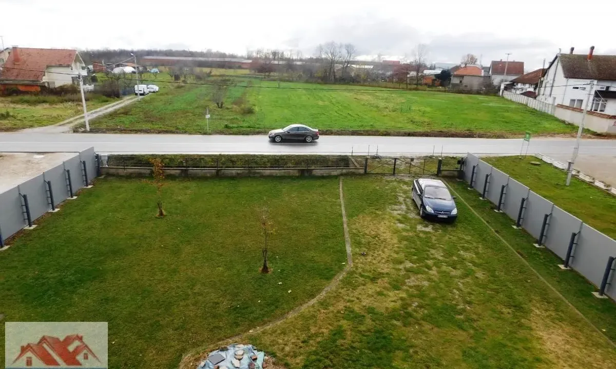 Prodaja, kuća, 304m², Petrovac, Kragujevac